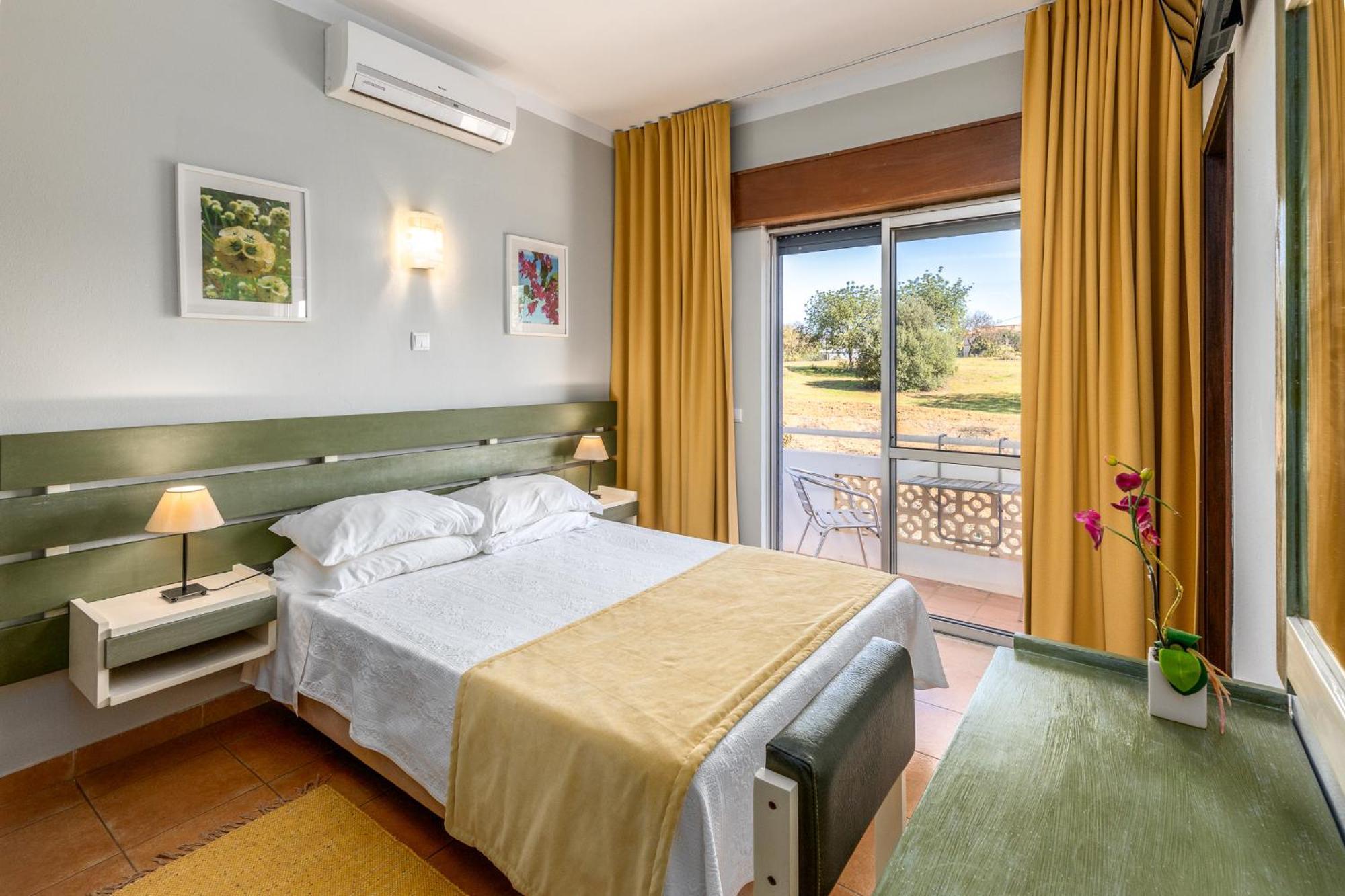 Guest House Oliveira Boliqueime Bagian luar foto
